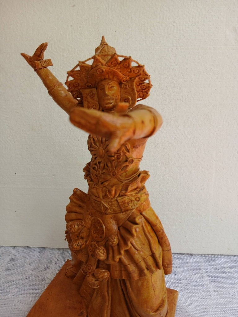 Sri Lankan Traditional Kandyan Dancer Statue